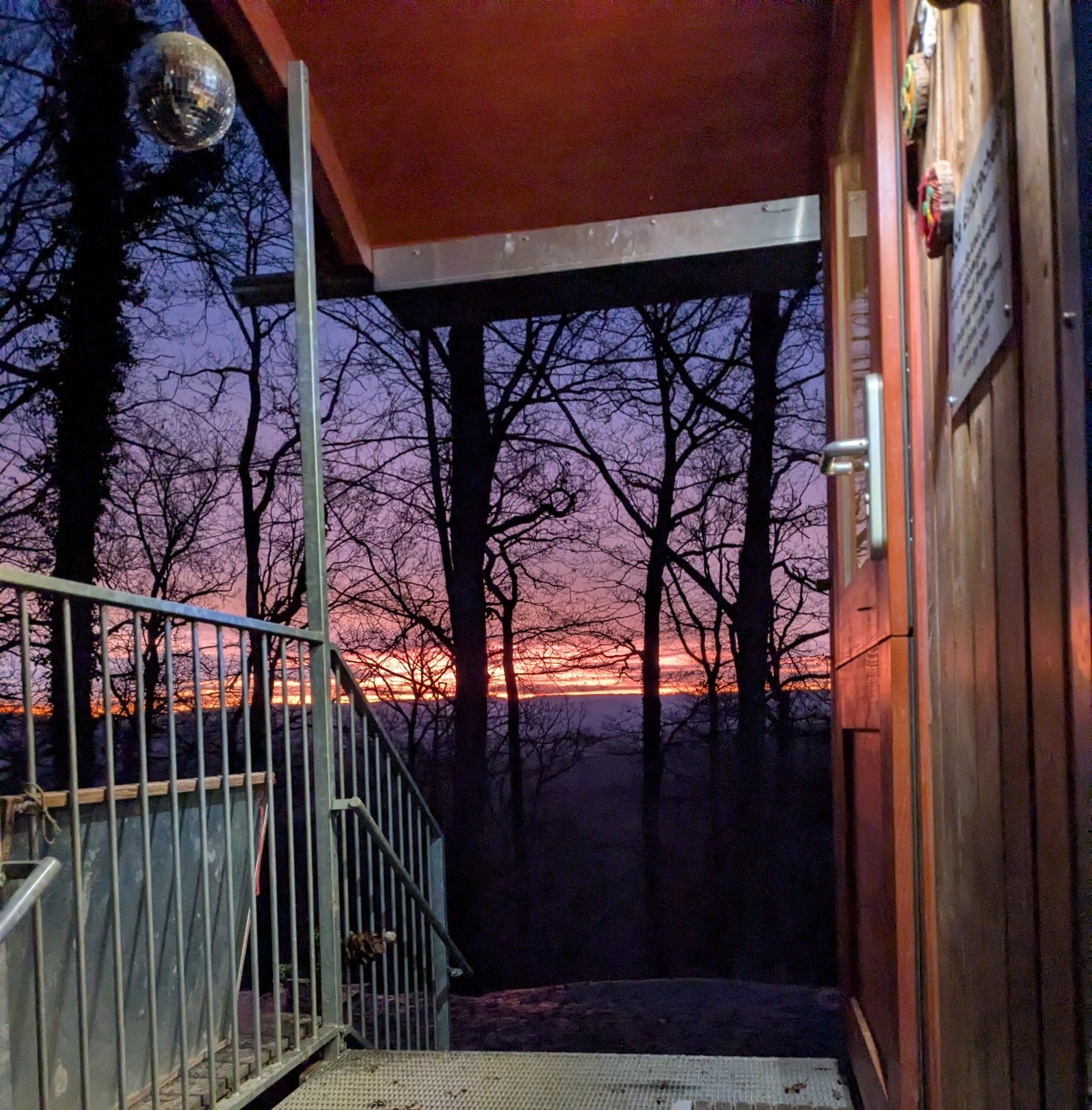 PXL_20251202_064154907